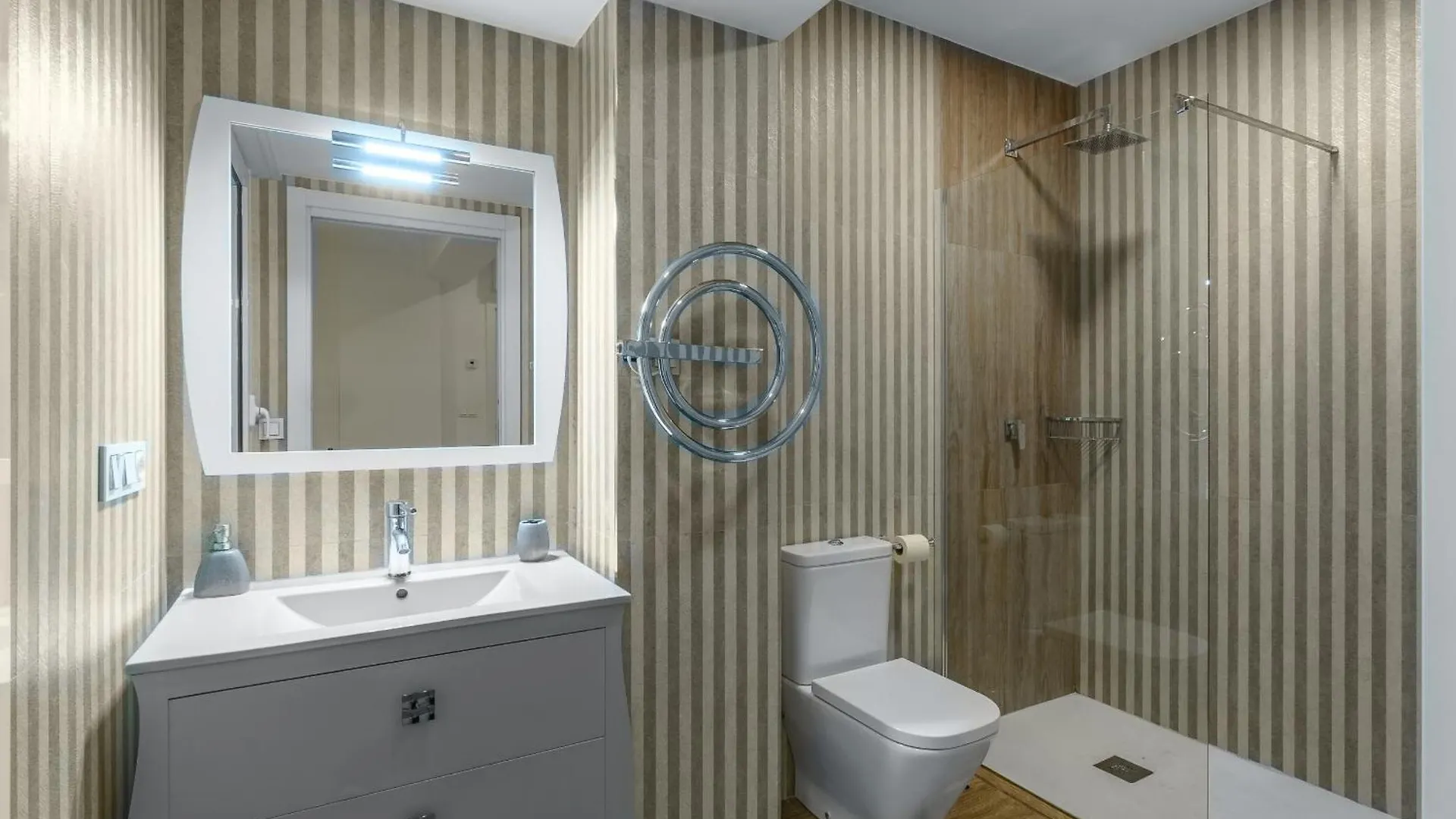 Monthly La Concha Breeze By Sweet Home San Sebastián 0*,