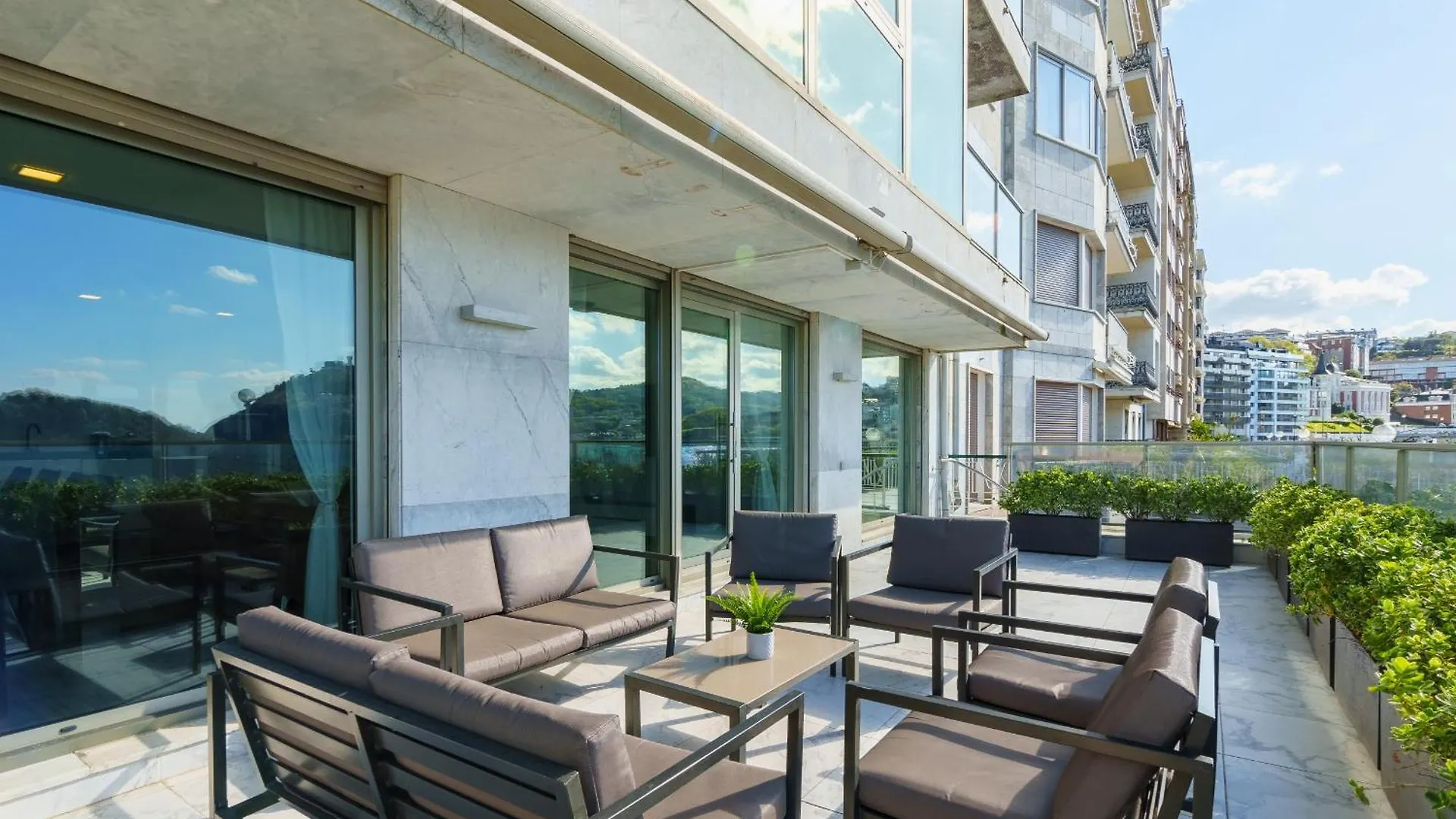 Monthly La Concha Breeze By Sweet Home San Sebastián Lejlighed